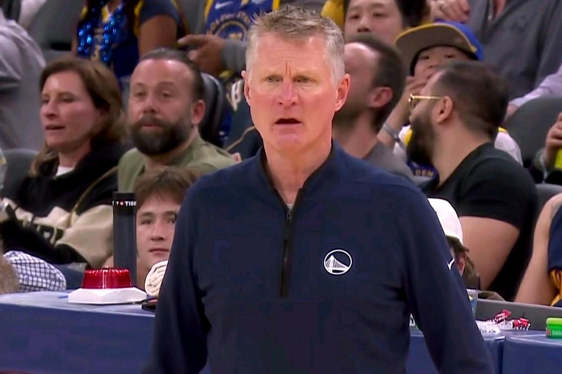 科尔昏晕无能：化神奇为腐朽！煮熟的鸭子飞了，勇士背靠背加时赛输公牛，科尔本来