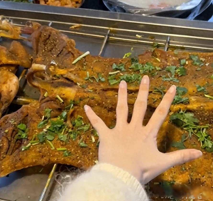 重庆通报“36斤羊肉烤完剩6.9斤”：“羊肉缩水”事件，揭露商家神奇操作：