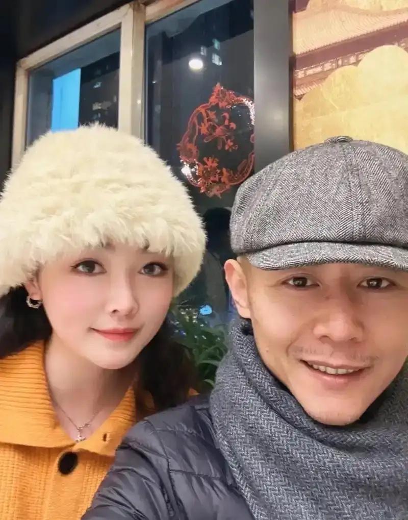 终于知道大冰为啥改口了。原因很简单。不是他不想生孩子，也不是他真的不婚主义，