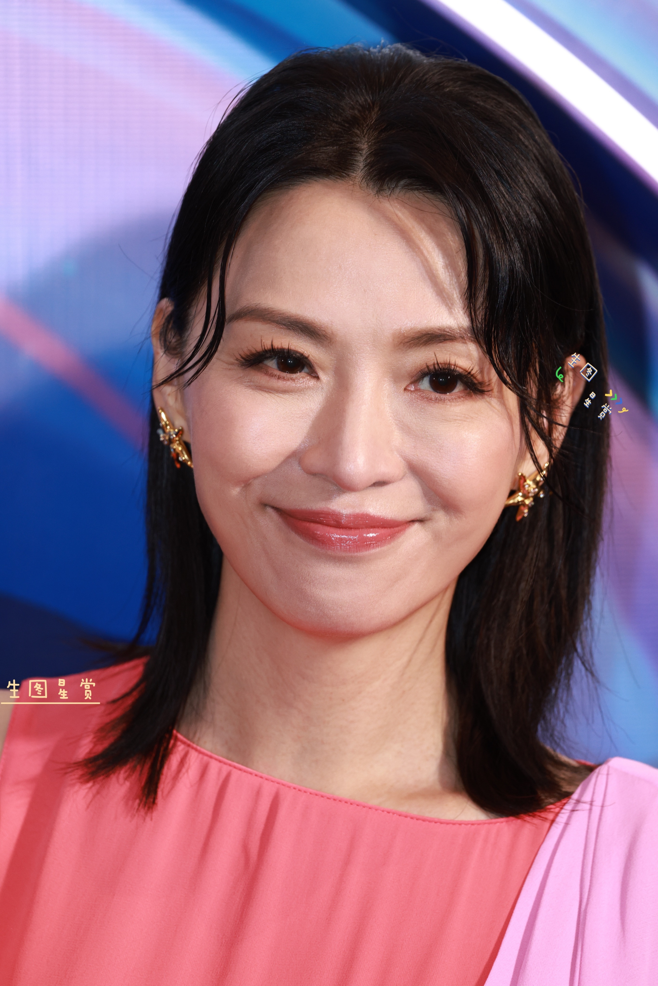 TVB艺人陈炜大湾区发布会生图直出，52岁的状态真的好靓耶[比心]🌹​