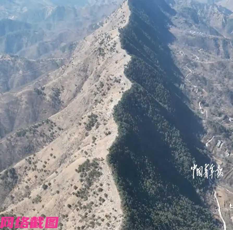 陕西商洛有名高二的男生，在这过年期间来商州沙河子的卧虎岭徒步。只是当他走到一