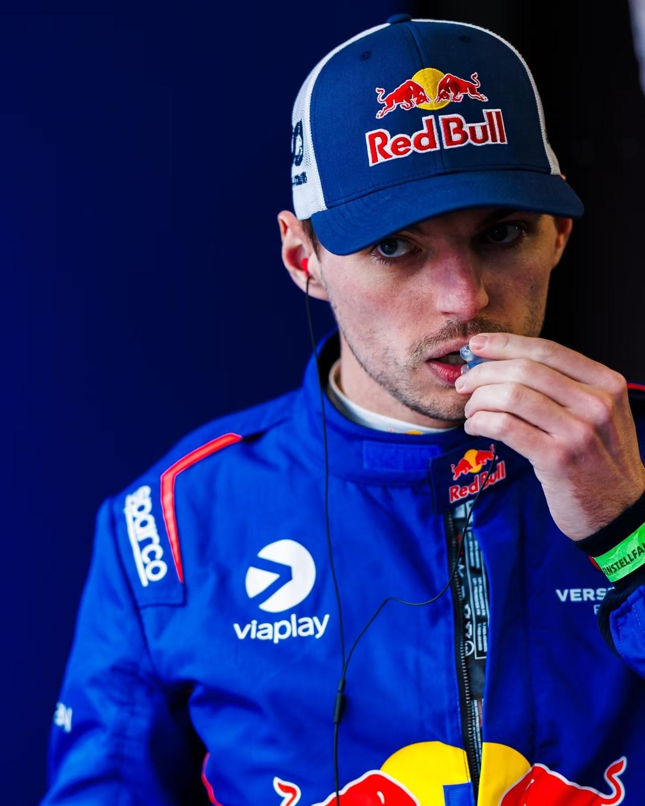 维斯塔潘老早就吐槽2026新规的赛车，说开着一点儿驾驶乐趣都没有，还直接点出