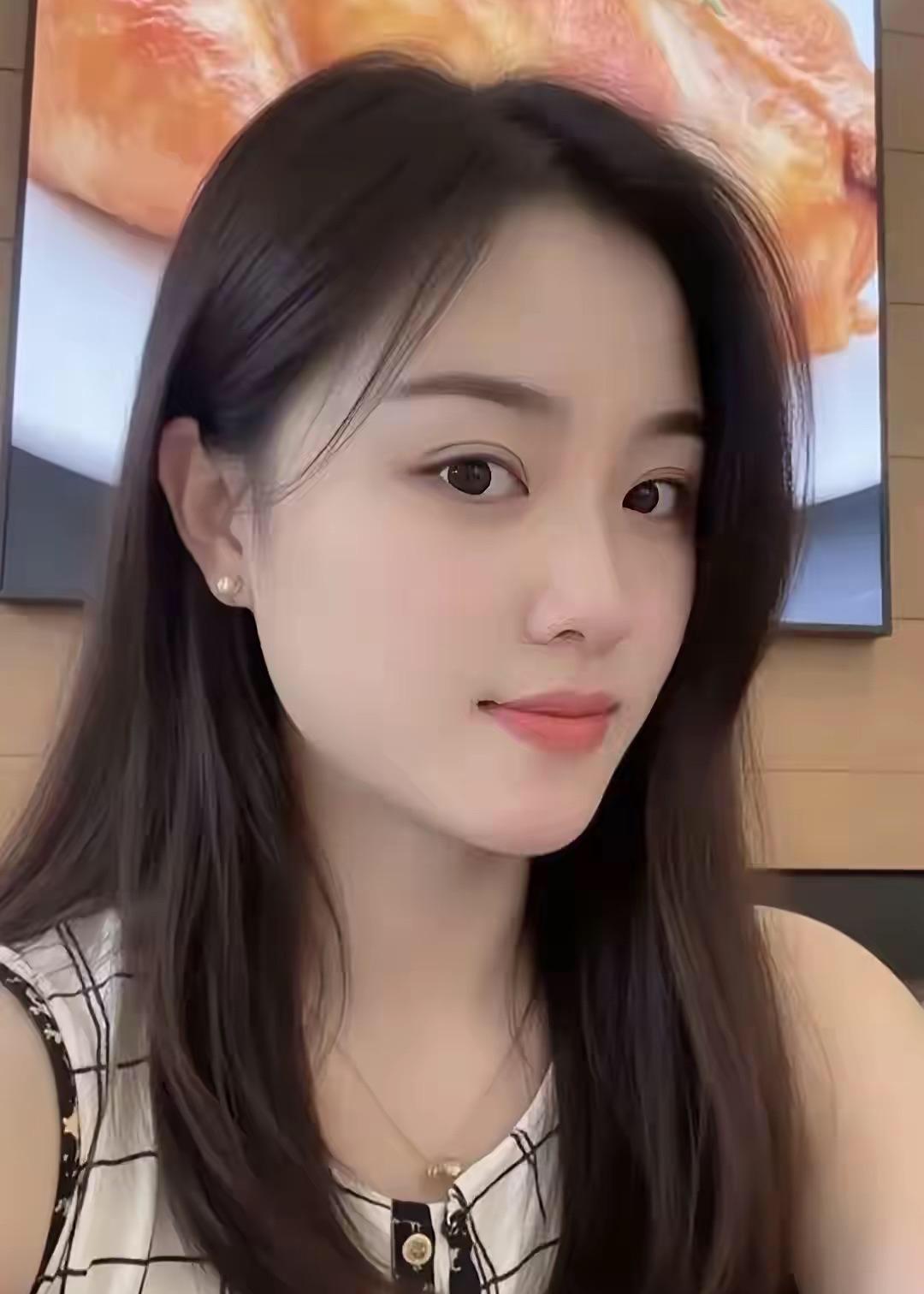 孩子随母姓，将预示着几代下去姓氏乱套了。传宗接代成了个笑话！​​​​​​比如有