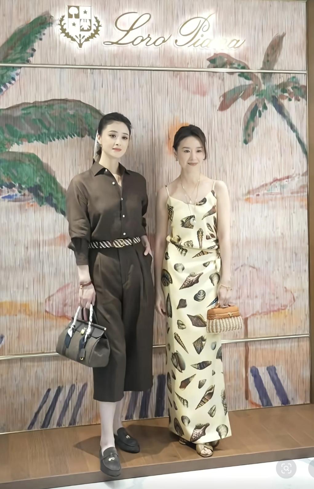 董洁这是怎么了？状态这么差，完全成了蒋欣的陪衬。[捂脸哭]