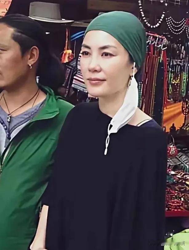 王菲，美若天仙！王菲西藏祈福，打扮的美若天仙，网友纷纷直呼：漂亮！喜欢菲