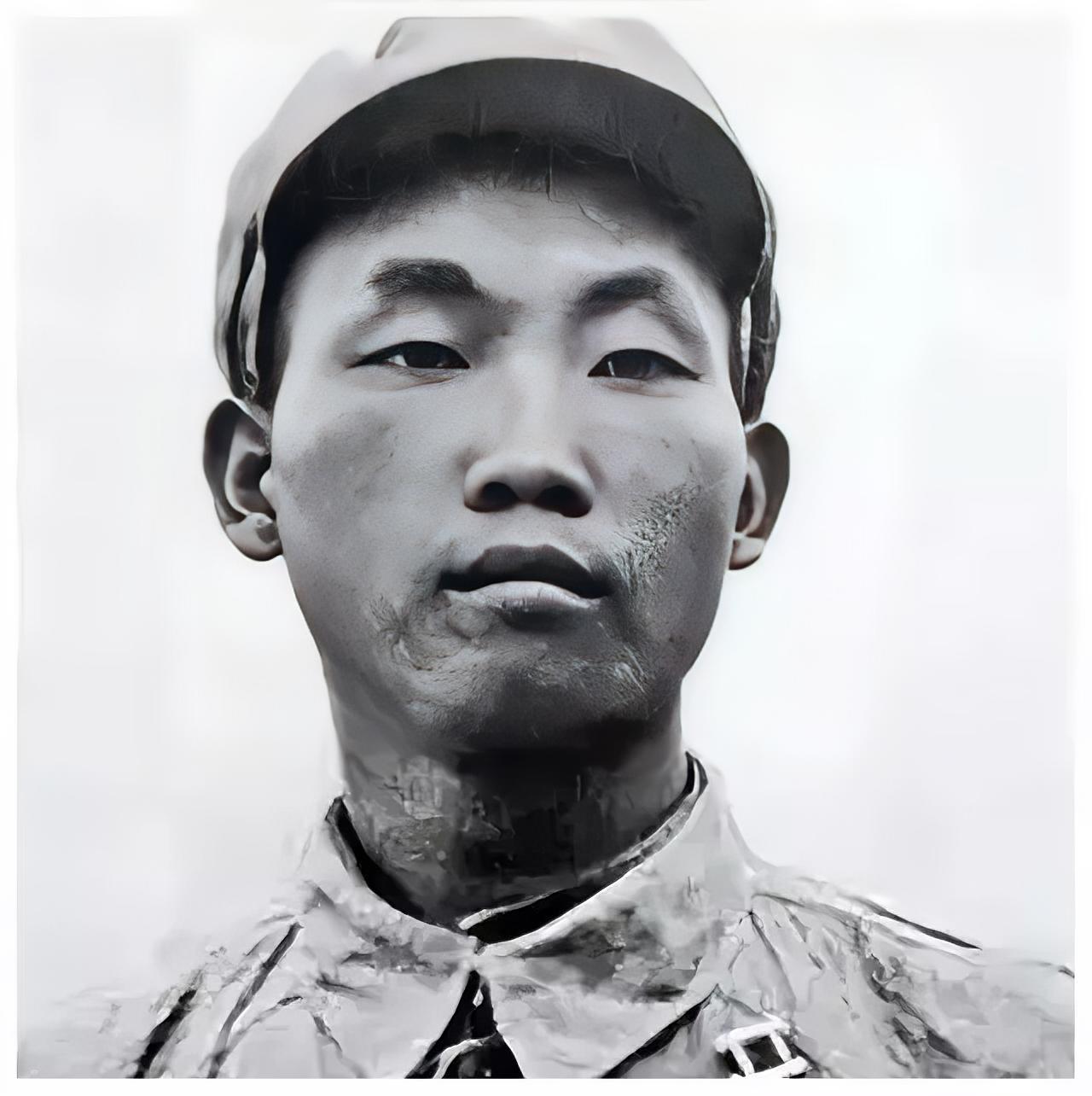 五次冲锋，全被打退。营长倒了，教导员牺牲，六个连长剩两个。所有人都以为，轿岩