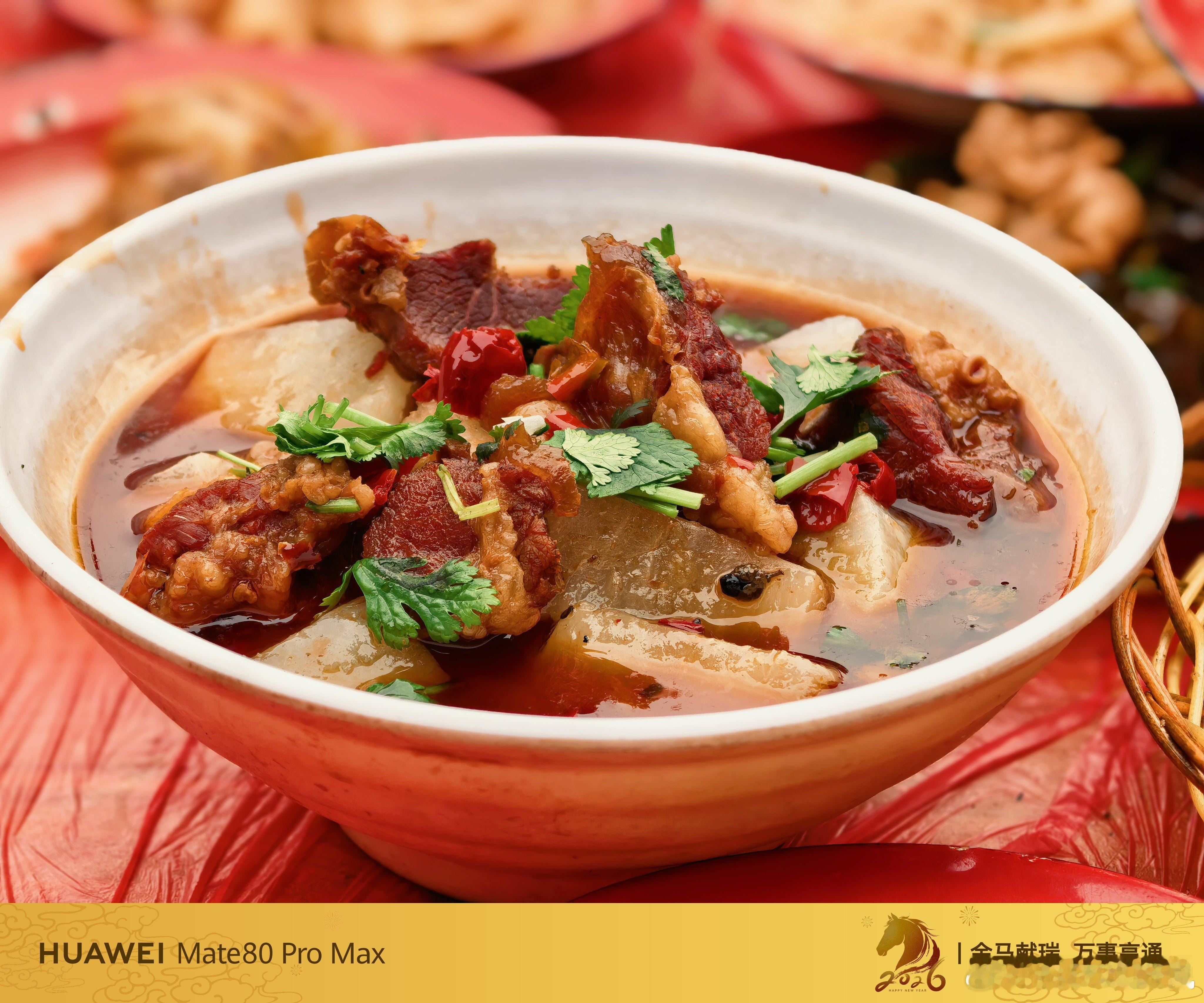 中午整了一顿坝坝席真正的开放式厨房绝对没有预制菜我最喜欢粉蒸排骨、烧白西沙扣还有