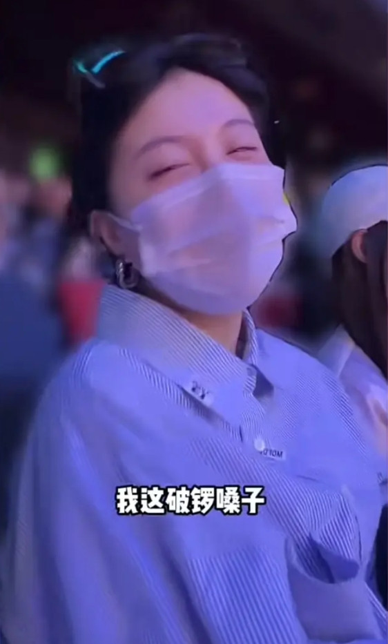 原以为是综艺里的场面话，没想到李嘉格和黄圣依真来了做陈梦的啦啦队，李嘉格嗓子吼得