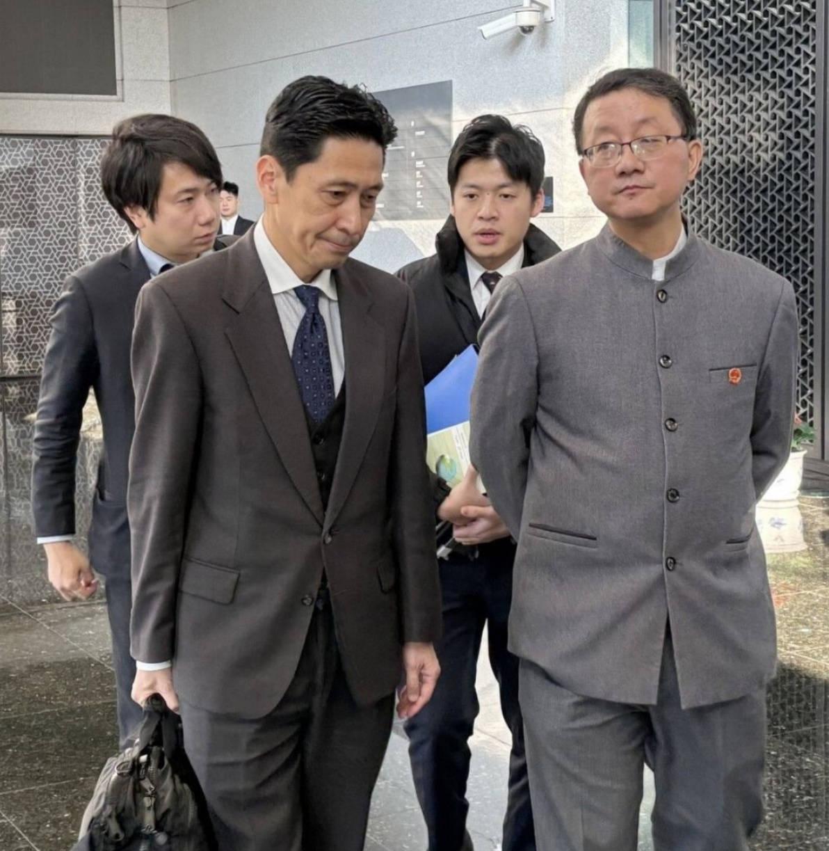 谁能想到，一场跨国外交会面，最后竟成了日本舆论场的