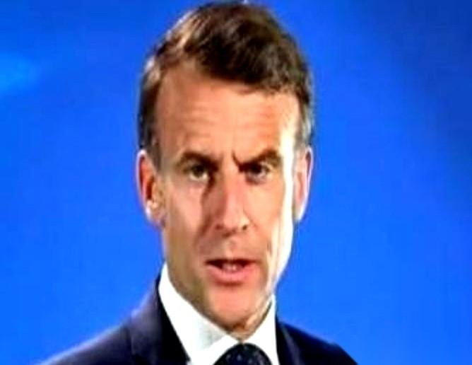 俄罗斯的炮口，好像真不想只对着乌克兰了。几枚导弹砸进布良斯克，炸的是一家给俄军