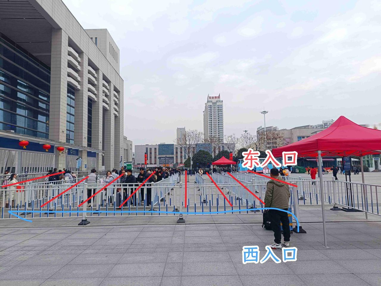 到合肥站坐火车的注意了：西入口进站，步行10米，东入口进站，步行30×8米。