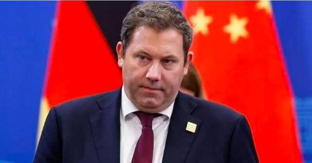 德语媒体：德国对中国已经无关紧要，柏林出版的《日报》评论到，德国政治家出访中国，