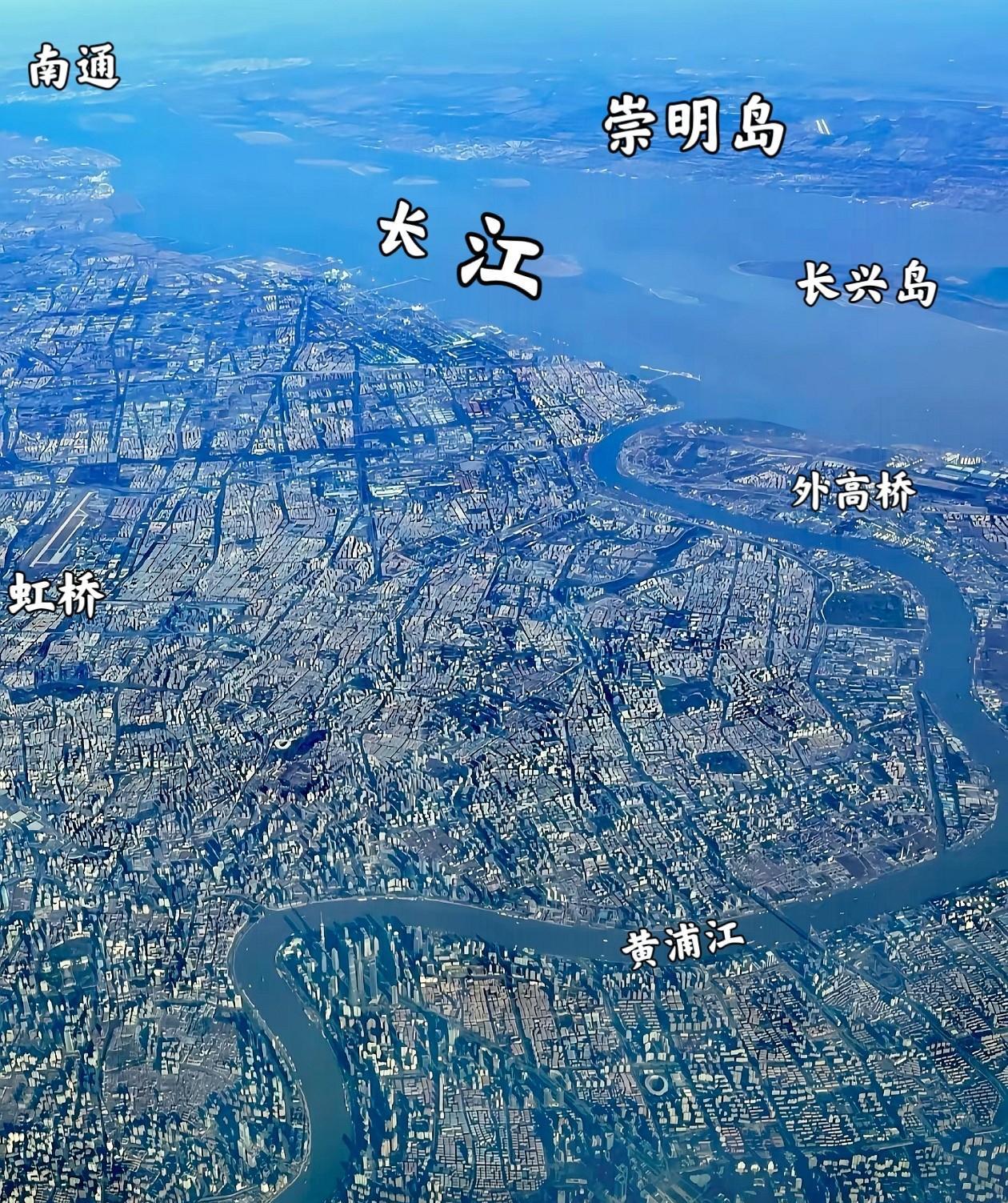 上海的地理条件是深圳无法企及的，你可以说深圳靠近香港是一个优势，但比起上海大江大