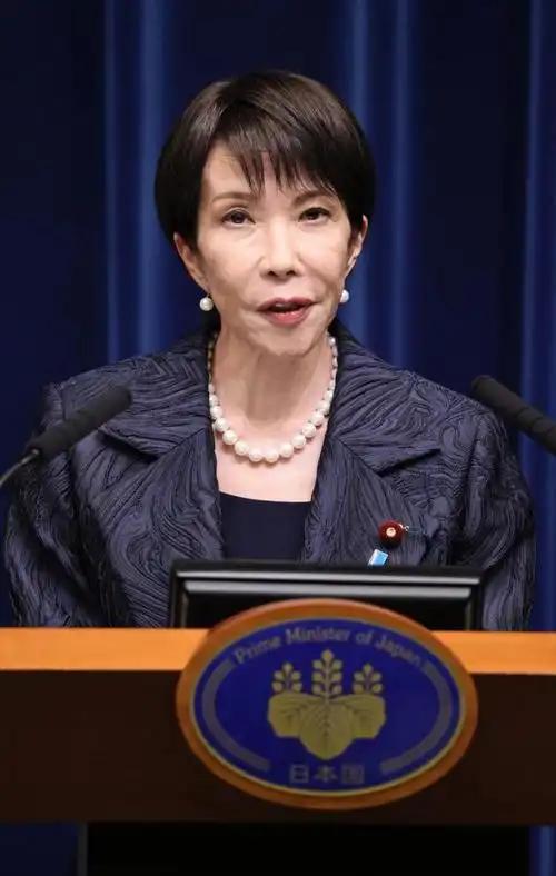 就在刚刚，日本首相高市早苗正式宣布，1月23日上午，日本首相高市早苗带着全