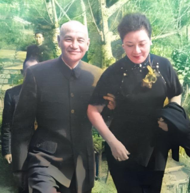 1929年的一天，31岁的宋美龄突然呕吐不止，蒋介石连忙叫来私人医生熊丸，熊丸检