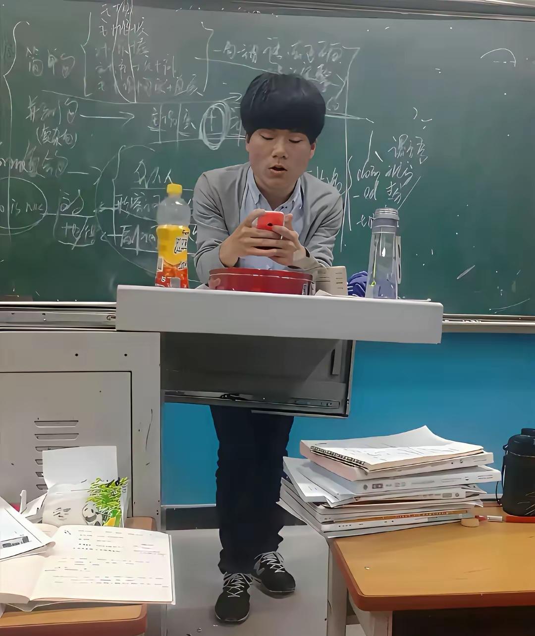 2015年的董宇辉大概想不到，十年后他会和胖东来站在同一个销售数字上。那时