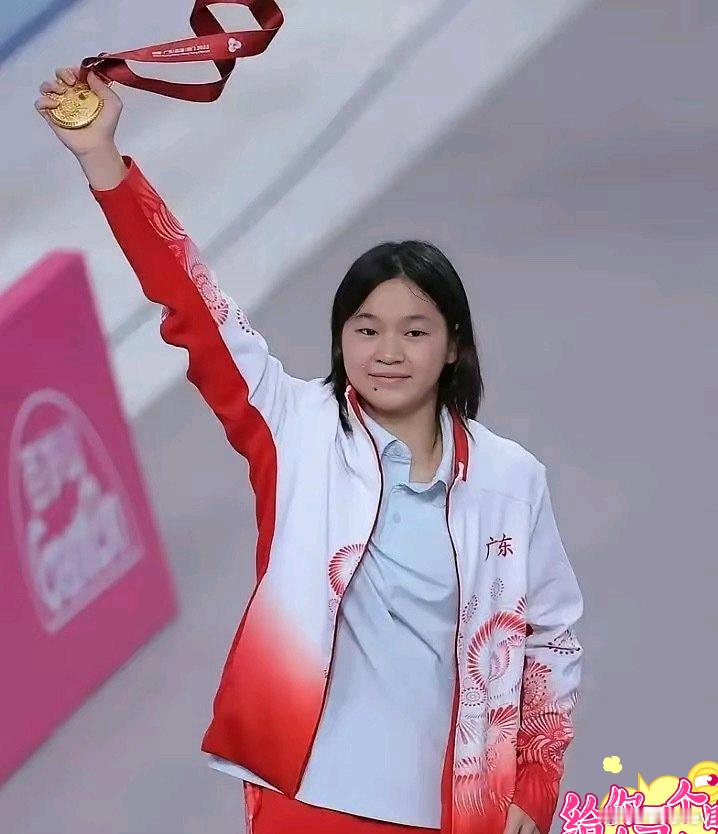 我有种预感，全红婵的粉丝要变了不是变得不喜欢她了，而是大家喜欢她的原因不一样了。