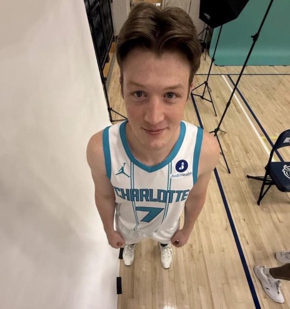 新射手，新记录！小将“康神”克尼佩尔已经轰下207个三分球，仅用了59场比赛，就