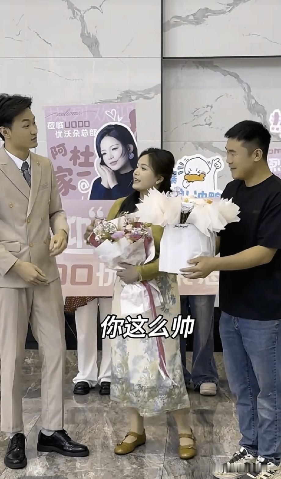 小故事！李佳现在嘴里没有半句实话，为了挣钱啥事都行。李佳说不让半熟