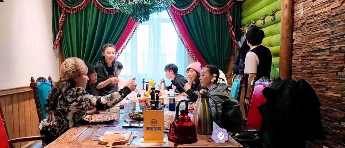 一路繁花2比上一季好看多了,第一季看得那是一个压抑,里面的人个个都不好相处一样。