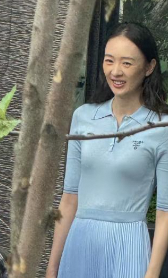 成都邂逅潘粤明童瑶拍戏，童瑶39岁的真实状态