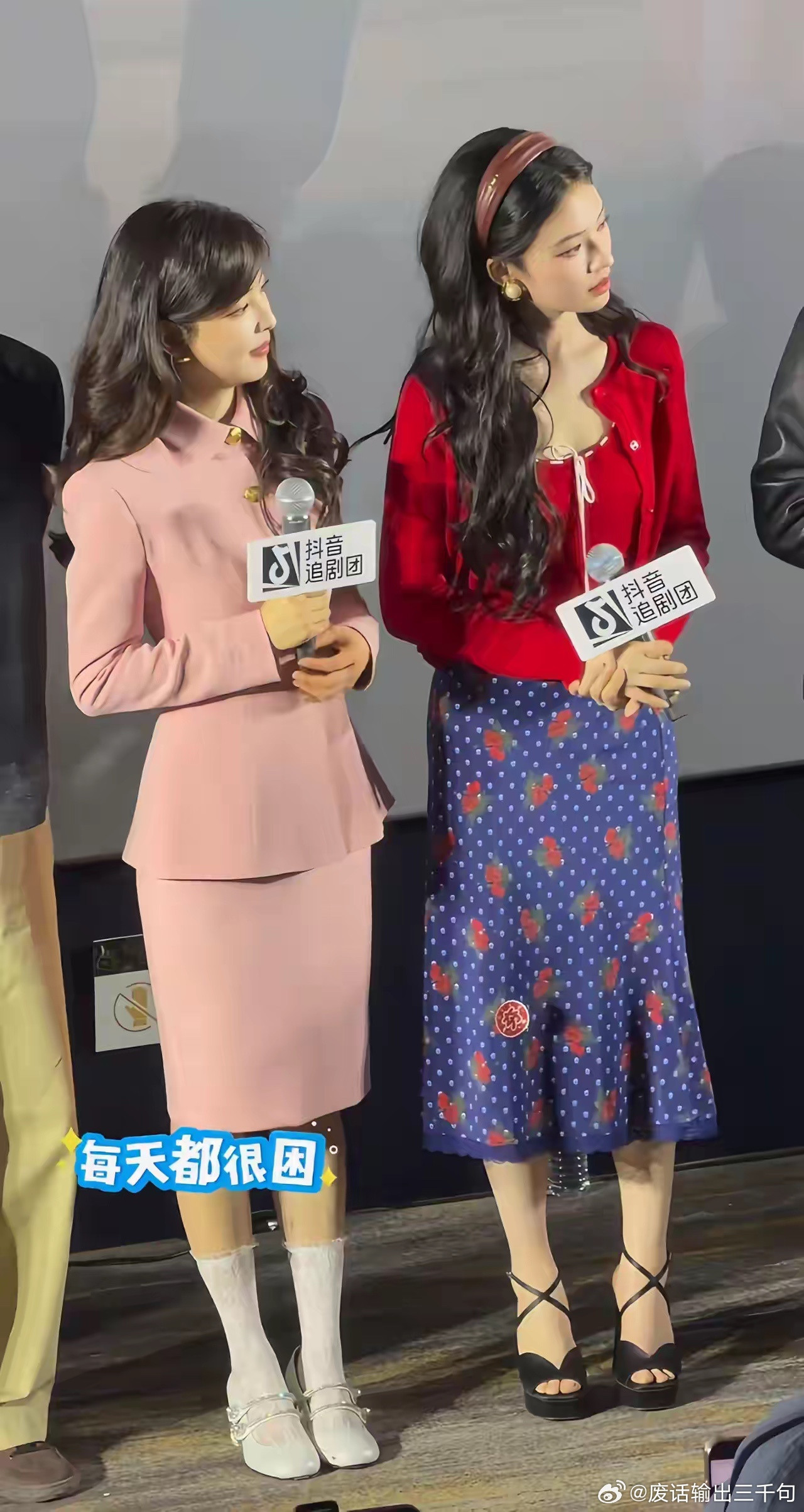 直到看到章若楠和林允同框才知道林允为啥叫“合照杀手”单看脸，章若楠的眉眼更精致线