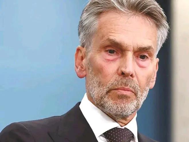 12月1日，中国针对荷兰的稀土出口管控新规正式生效。这并非一次常规的贸易政策调整