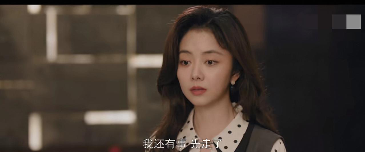 千万别信什么血浓于水，有时候，那水里全是算计和铜臭味。你看《我的山与海》里谭