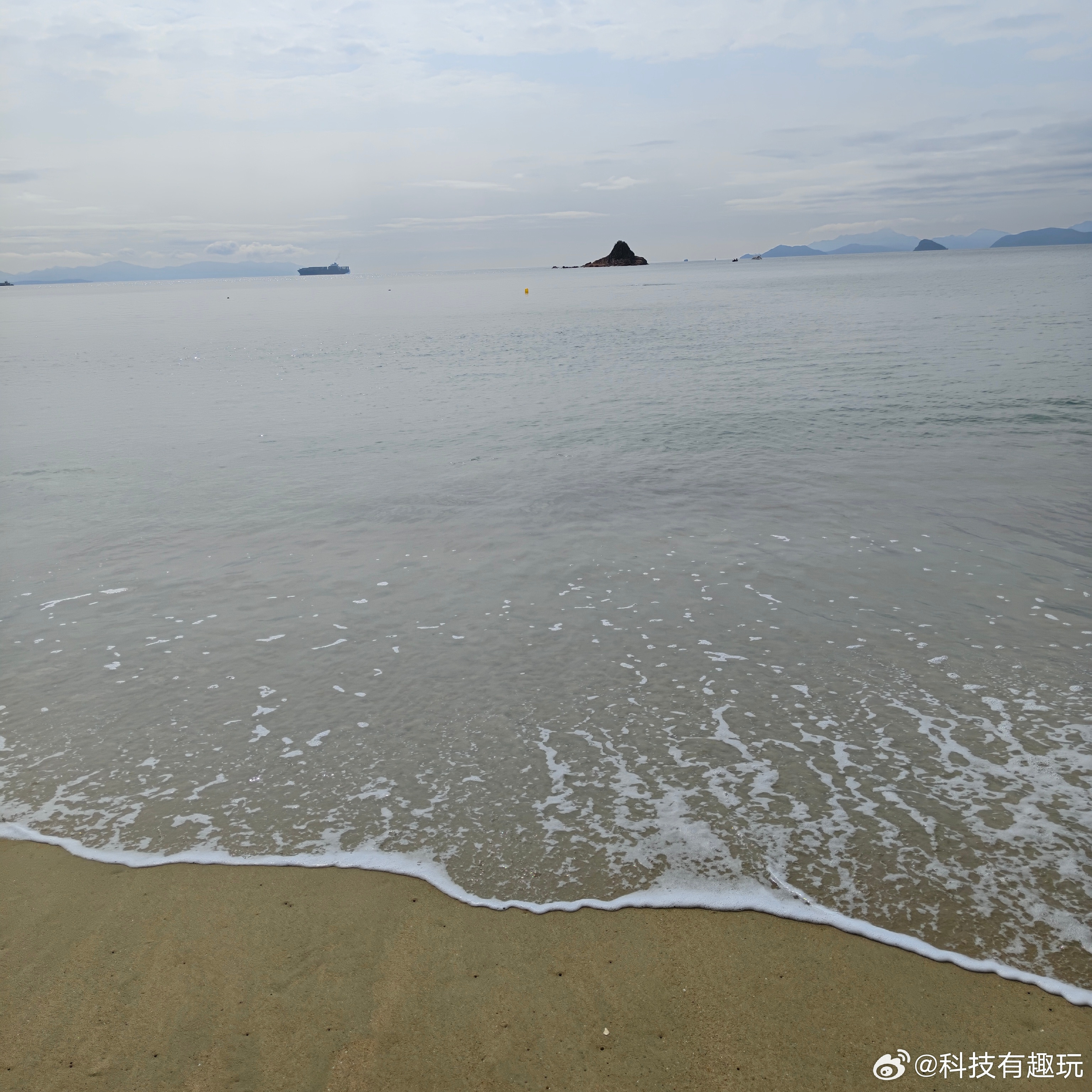 这次比亚迪安排的酒店相当可以楼下就是大海沙滩，度假了属于是深圳·大梅沙海滨公园