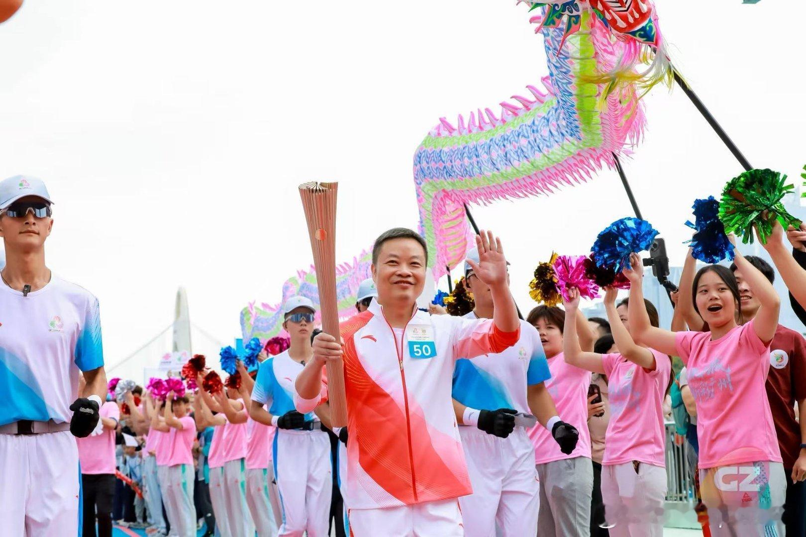 【全运会火炬传递圆满结束何小鹏广州压轴点燃科技圣火】刚刚，第十五届全运会火炬传