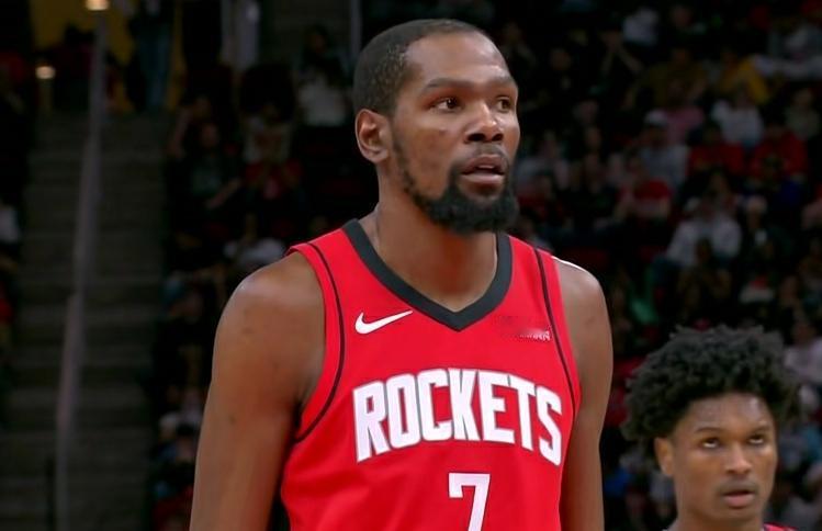 火箭打爆爵士，产生4大不可思议数据：第一：火箭离谱26次失误，虽然20分击败