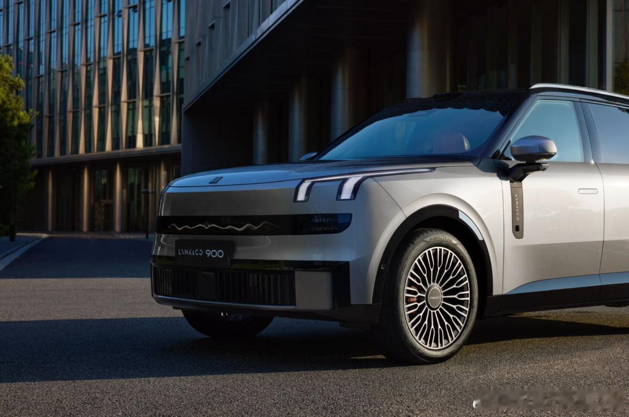 领克900这次的车位到车位辅助驾驶实测真的有点超出预期了，领克900采取以“安全