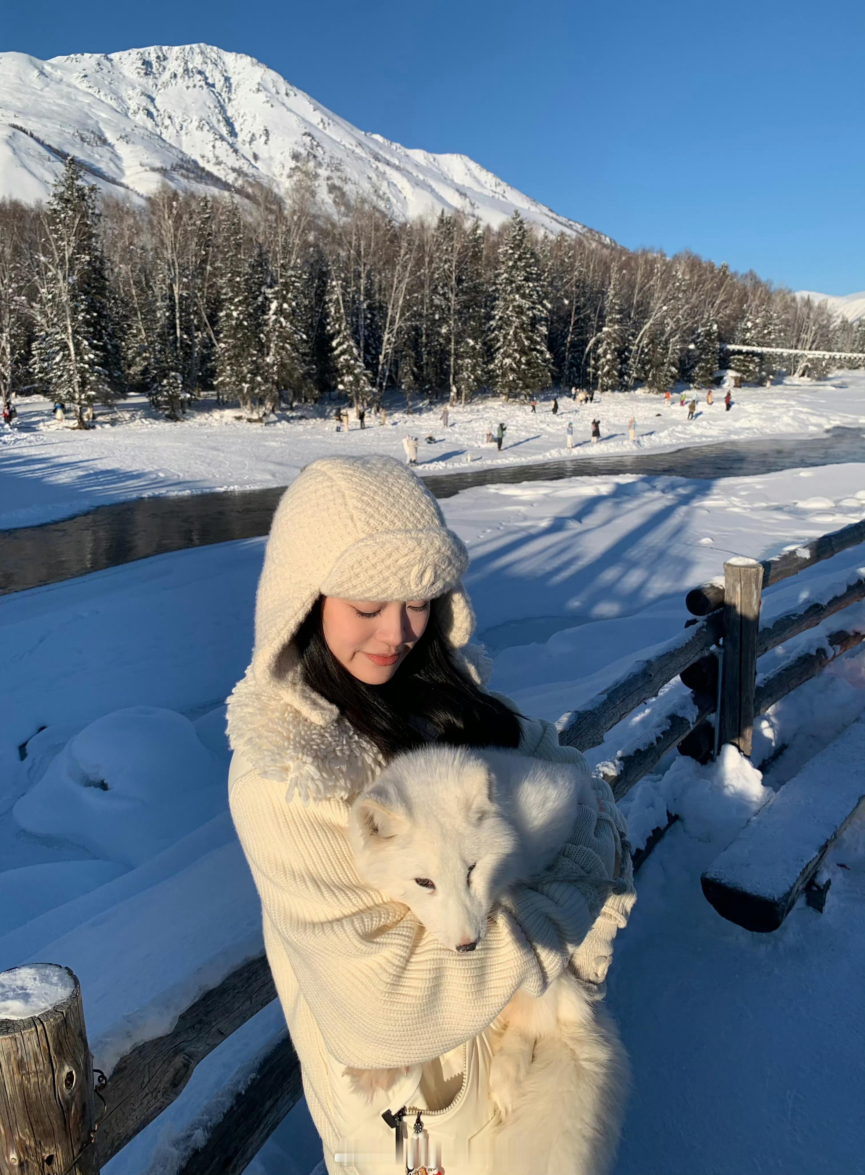 JackeyLove女友55分享旅游照：手机丢了也还是变出来了几张照片bye