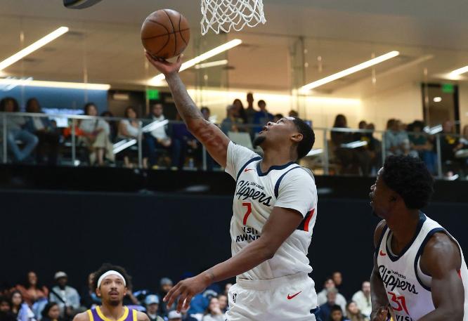 大家都知道雷迪什吧，湖人旧将，上赛季后半段被湖人裁掉后再没回到NBA赛场。去年夏