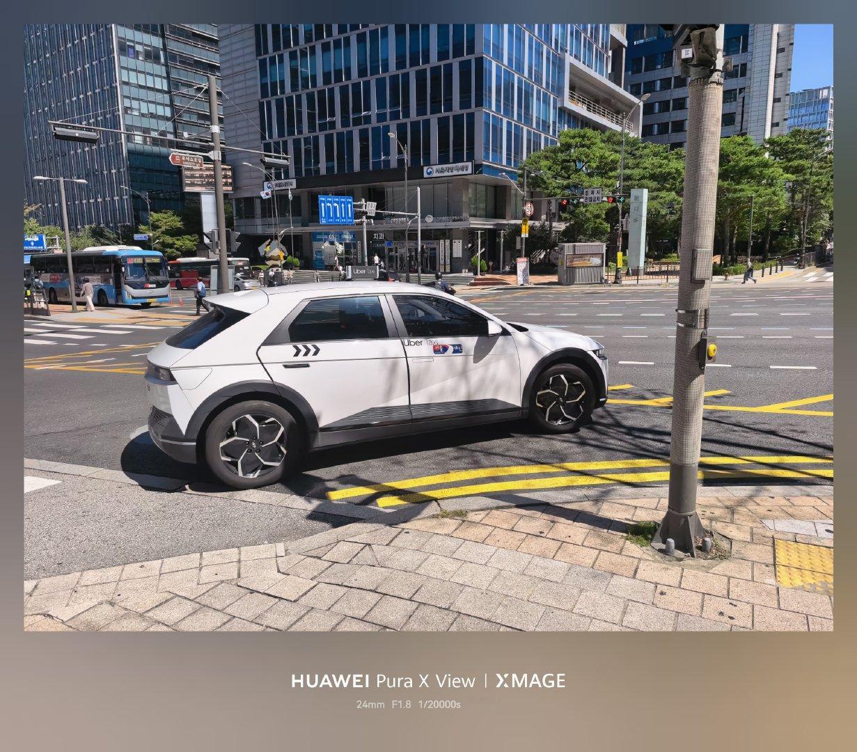 韩国随地可见的这个小车真的太好看了，好像国内得卖30多万吧，这车。​​​