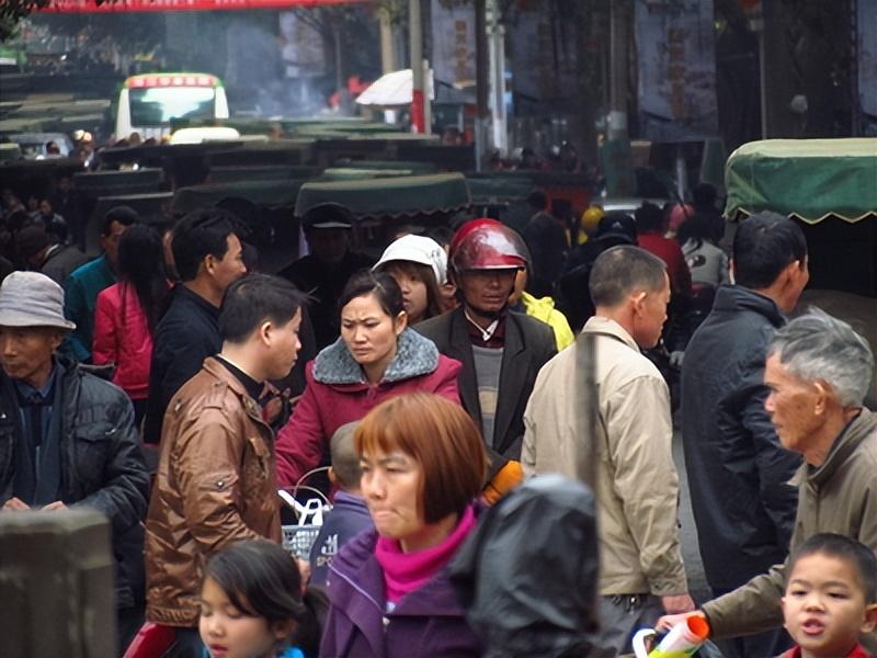 · 如果不出意外，3月或将出现4个“结构性分裂”变化，普通人最好提前想好怎么应对