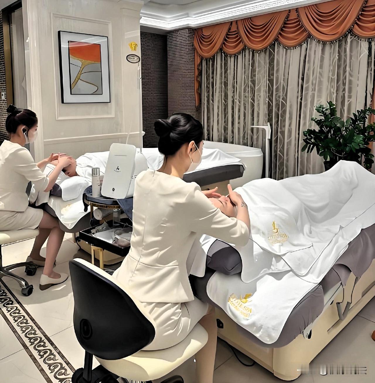 “防不胜防！”女子网上看到一则16元体验祛痘的广告，便去店里体验，不料，店员私自