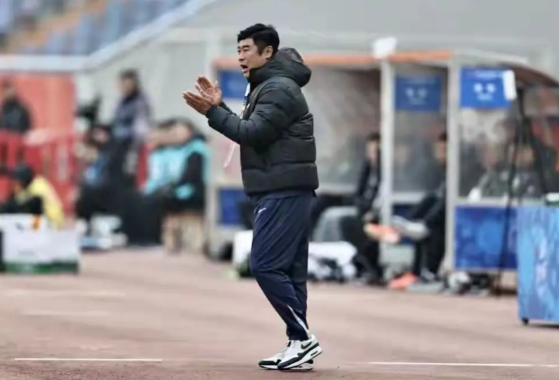 泰山队的教练组要想不下岗，现在有且只有一条路，大力锻炼新人！看了泰山本赛季的