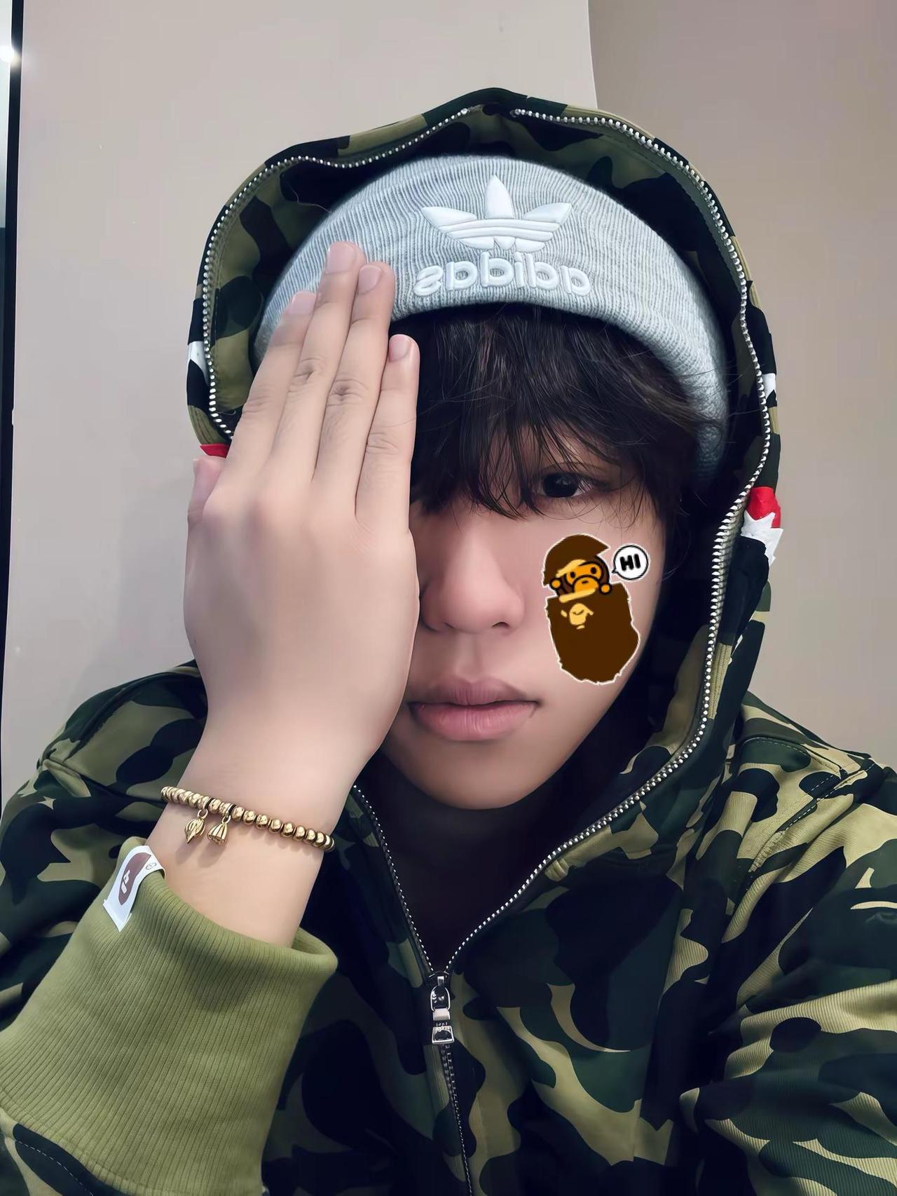 你的逃避我看的很清楚爱在无数次带着情绪过夜的日子里耗尽了无所谓包括你