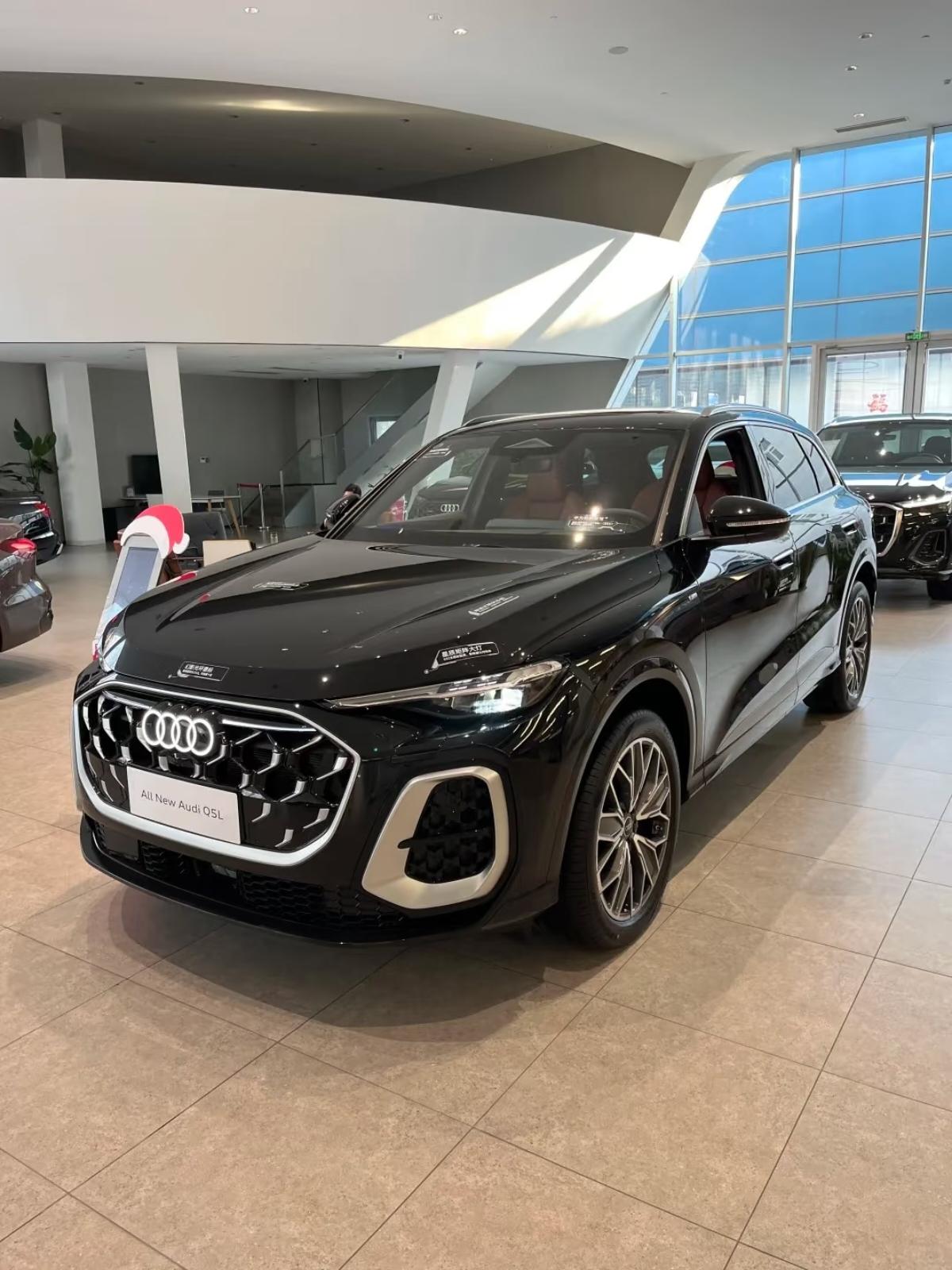 奥迪不同于其他公司那样小换代就不给变化，奥迪的小换代至少在外观内饰上还是有一些变