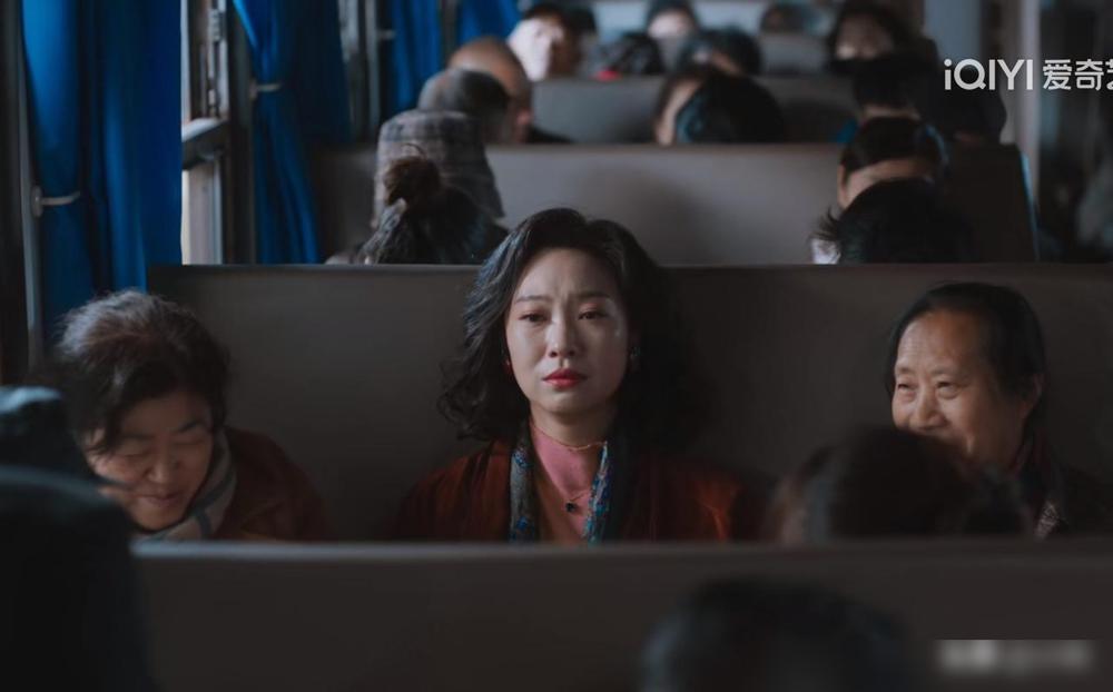 崔国明炒邮票，赔得倾家荡产。崔国明对自己还是太自信，他一个搞技术的，学人家玩资本