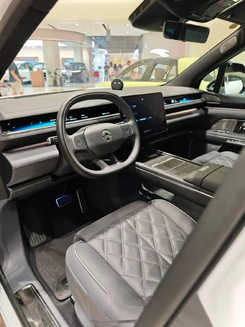 蔚来ES8的内饰质感确实让我惊艳！首先明确一点，蔚来ES8的内饰我确实是太喜欢