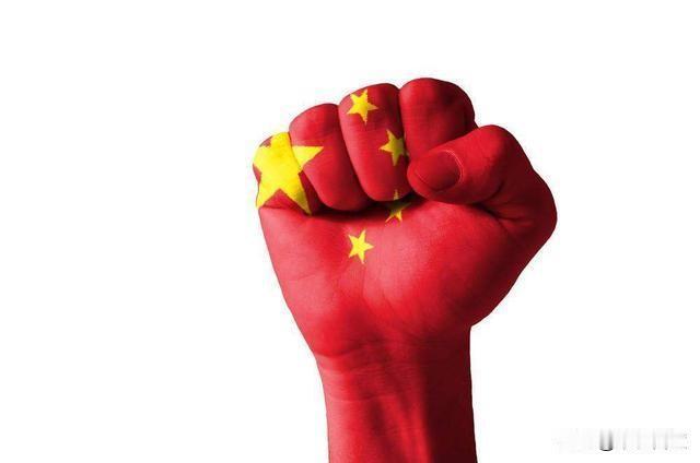 俄罗斯专家所说的不无道理，中国的确是强大了。如今的中国，无论是经济实力、军事实