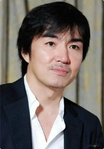 东野圭吾说：“人性这东西，不要对任何人抱有任何道德洁癖的希望，这个世界上每个人都