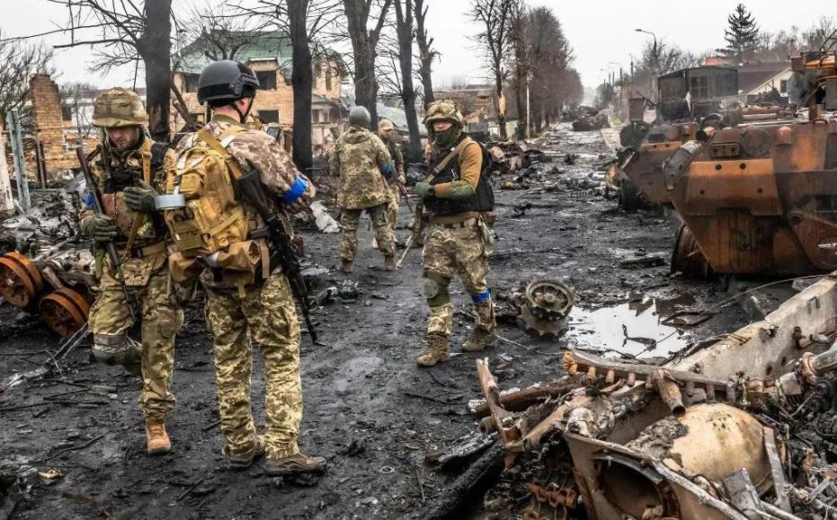 乌克兰简直太冤了！花了将近四年的时间，硬生生把俄罗斯从一个全球超级大国打成了二流