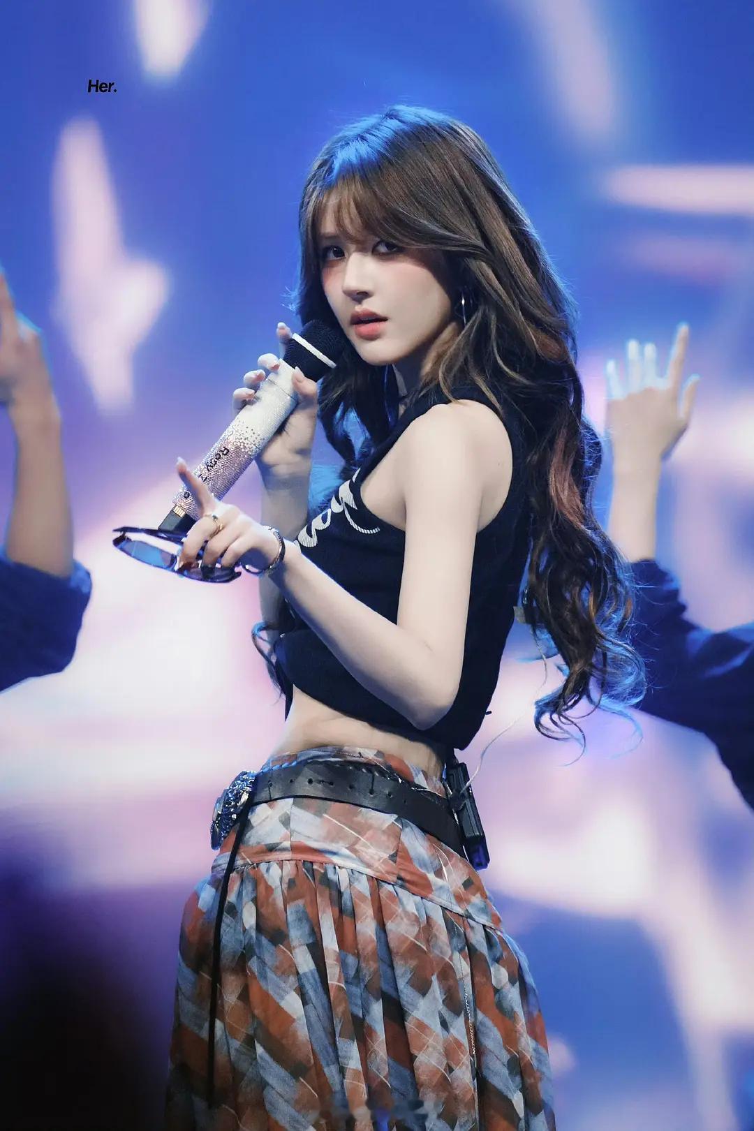 赵露思精修🆚生图，差别大不大王鹤棣演唱会棣欣引力