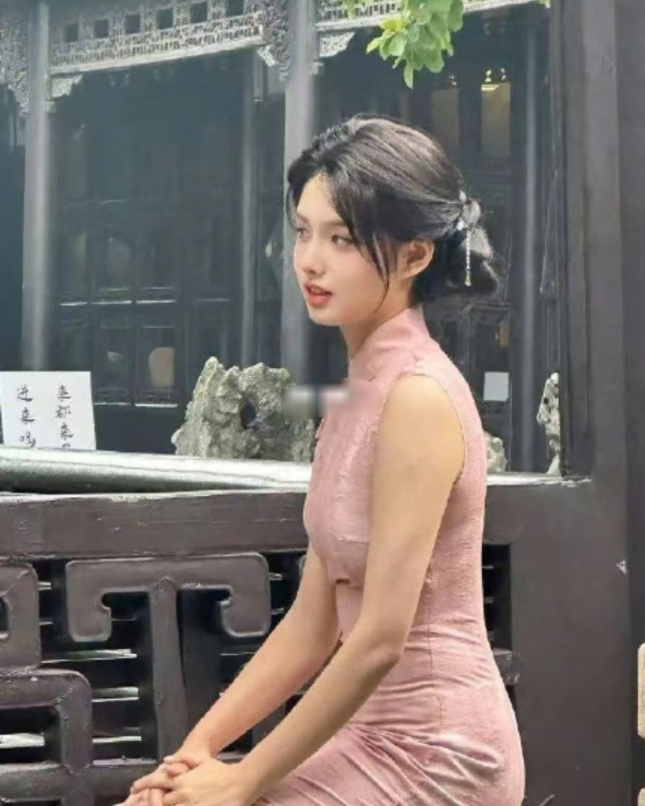 路人眼里的艾米，才17岁，这模样能火不？​​​​