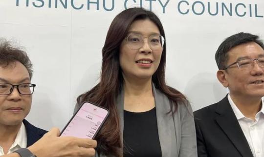 国民党支持率暴跌！2025年10月28日报道，郑丽文紧急喊话，一改往日态度！正式