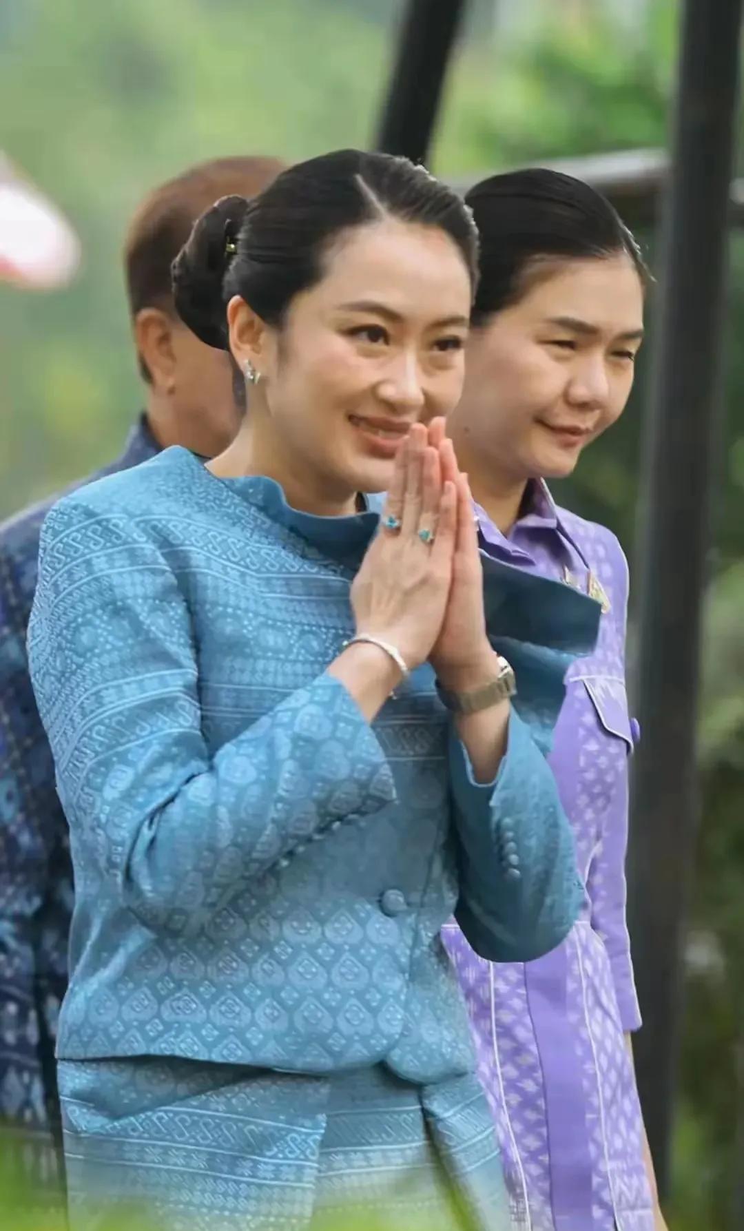 佩通坦在受到被停职后我爸点醒三个道理给我听：1、洪叔电话录音门，是个小人