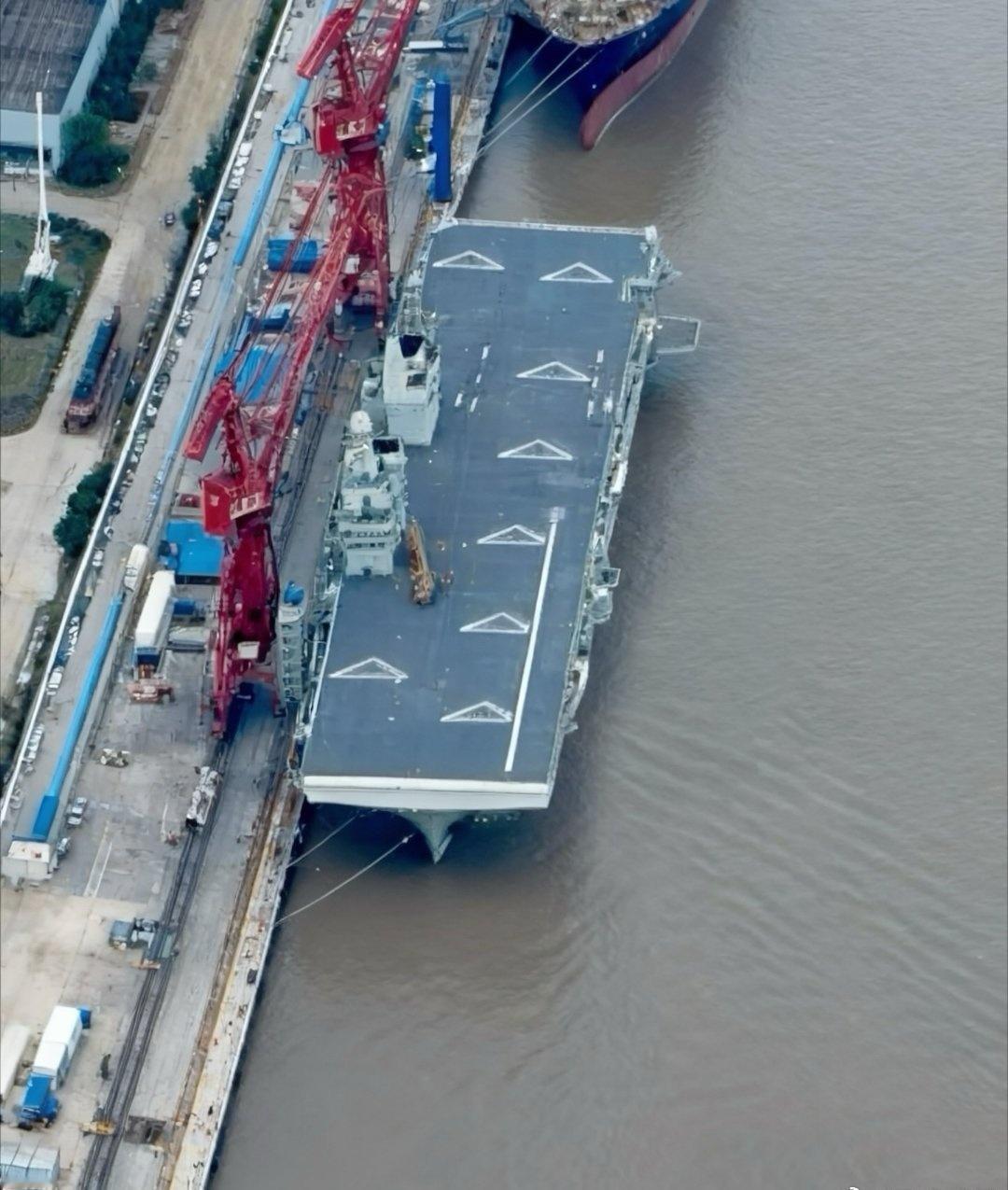 076画线后的最清晰图像从之前的陆地模型来看，应该还没画全